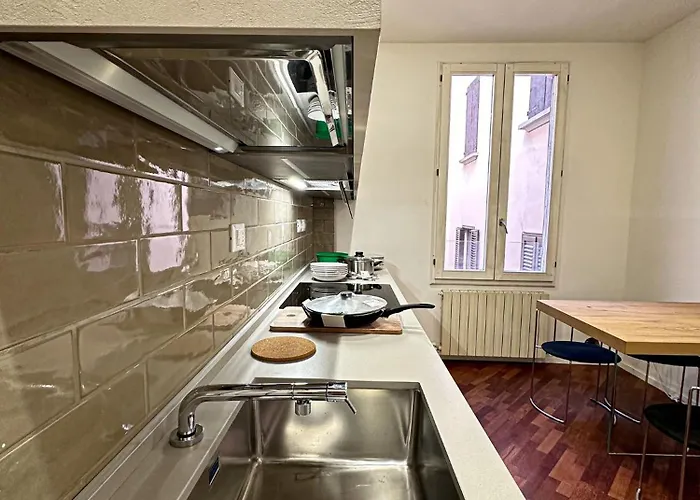 Whouse Large Indipendenza בולוניה