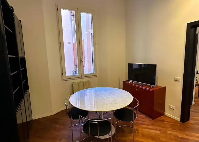 Whouse Large Indipendenza * בולוניה